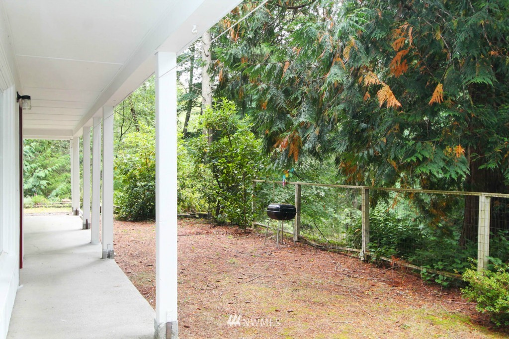 13809 Southwest 240th Street Vashon, WA 98070 - Photo 14 of 22 Gallery Image 14