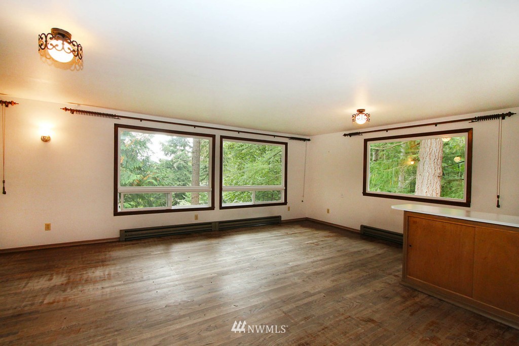13809 Southwest 240th Street Vashon, WA 98070 - Photo 8 of 22 Gallery Image 8