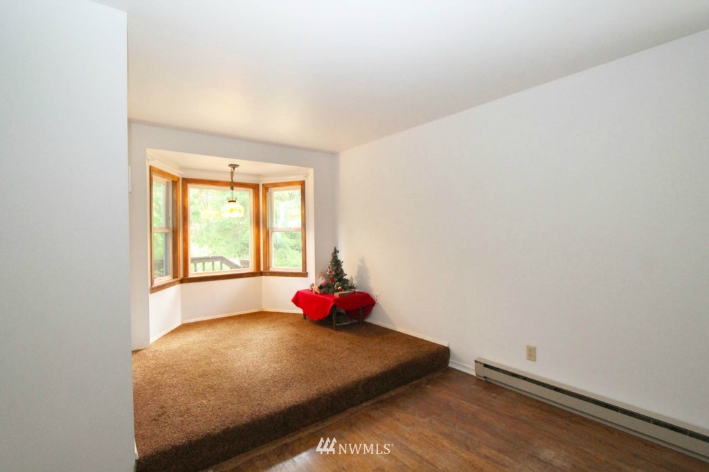 13809 Southwest 240th Street Vashon, WA 98070 - Photo 10 of 22 Gallery Image 10