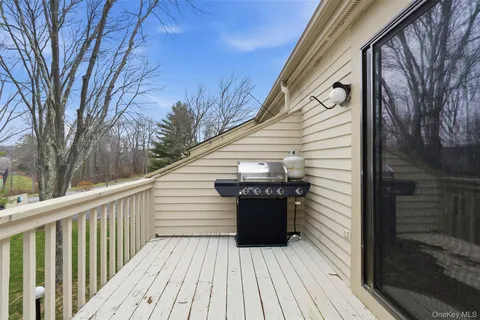 $385,000 | 239 Deer Hill, South Salem, NY 10590