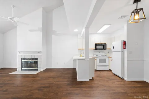 $385,000 | 239 Deer Hill, South Salem, NY 10590