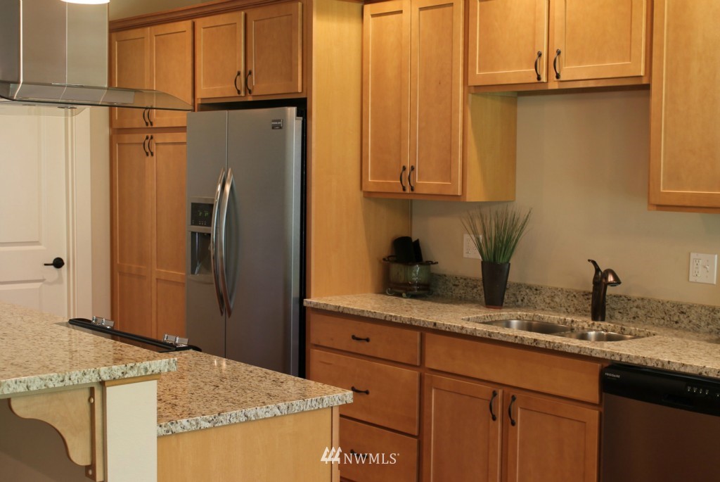 4277 Harris Road Southeast Port Orchard, WA 98366 - Photo 2 of 12 Gallery Image 2