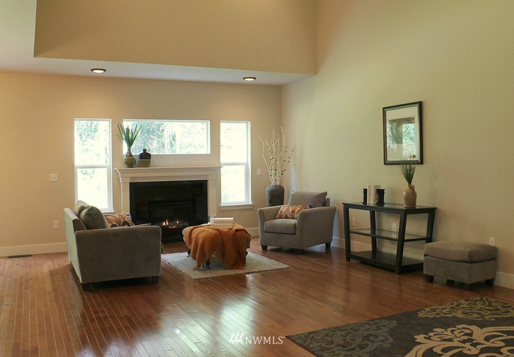 4277 Harris Road Southeast Port Orchard, WA 98366 - Photo 4 of 12 Gallery Image 4