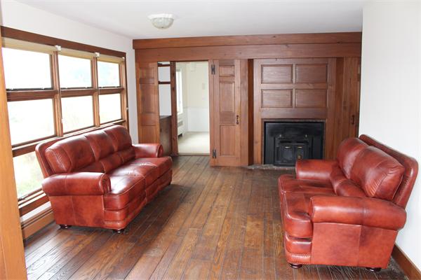 7 West Whitehall Road Amesbury, MA 01913 - Photo 2 of 26