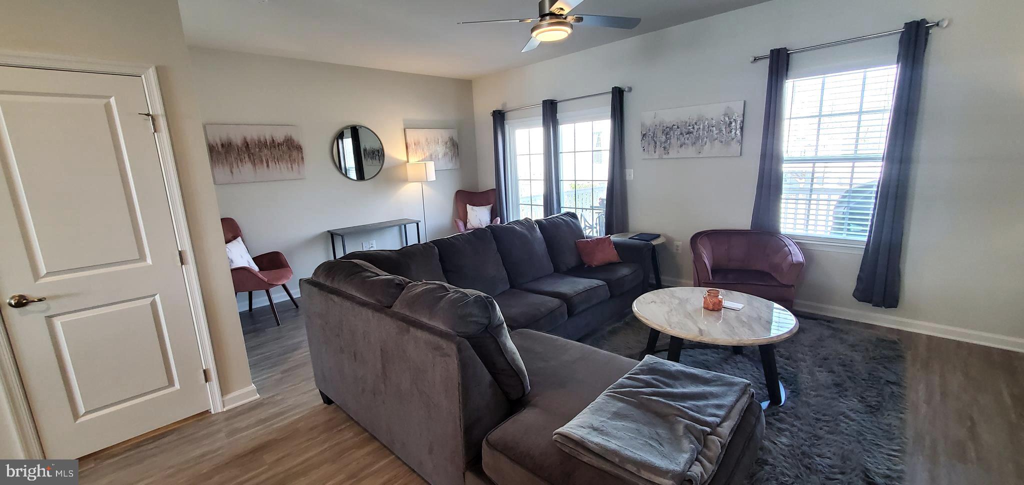 303 Rising Sun Road Fredericksburg, VA 22405 - Photo 10 of 39 Living Room w bump-out sitting area or office