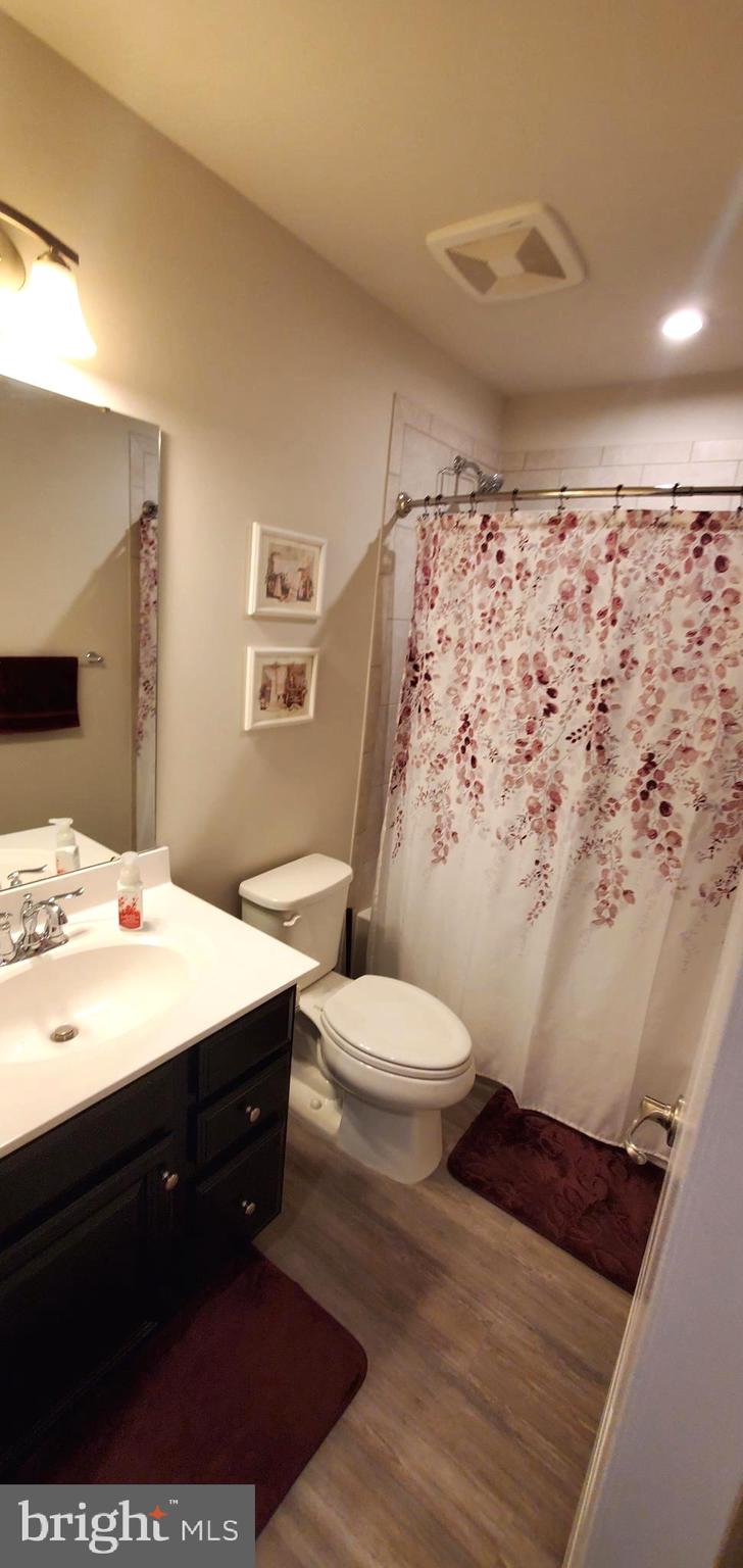 303 Rising Sun Road Fredericksburg, VA 22405 - Photo 27 of 39 Full Bathroom