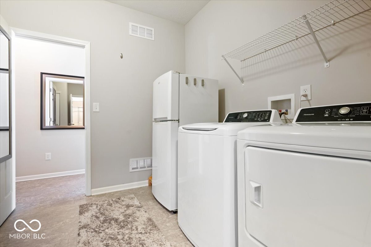 8138 Cagles Mill Trace Avon, IN 46123 - Photo 12 of 26