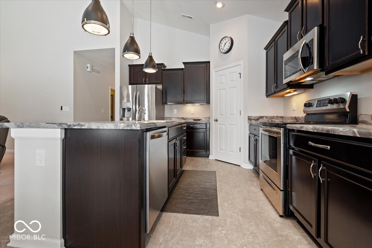 8138 Cagles Mill Trace Avon, IN 46123 - Photo 18 of 26