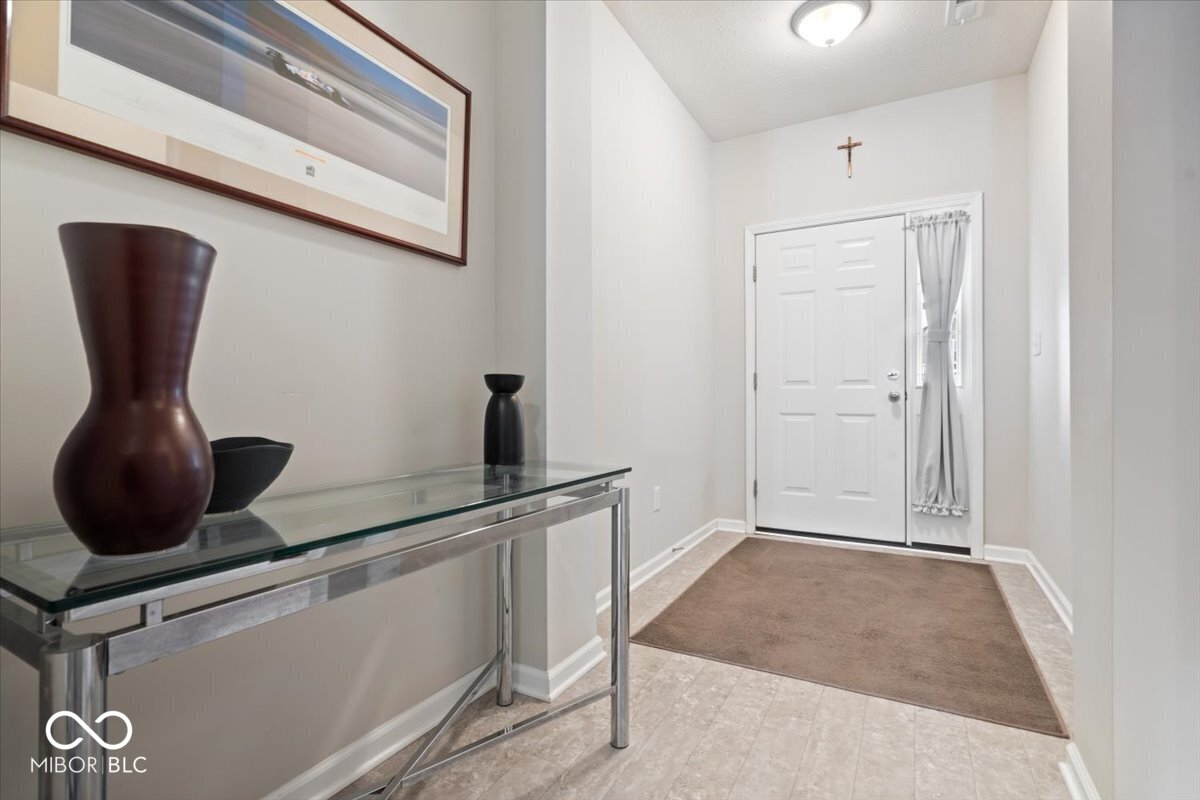 8138 Cagles Mill Trace Avon, IN 46123 - Photo 4 of 26