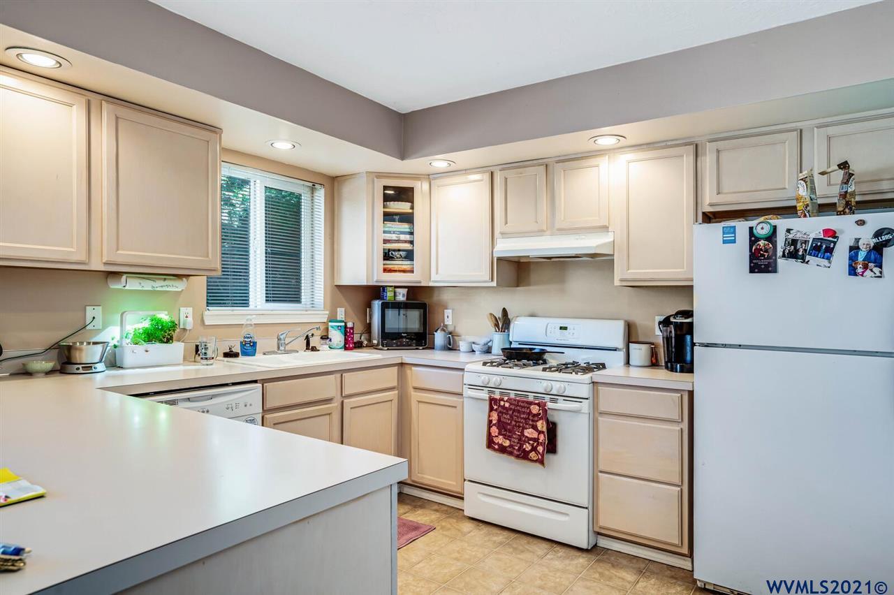 6996 Ridgetop Drive Northeast Keizer, OR 97303 - Photo 12 of 29 Gallery Image 12
