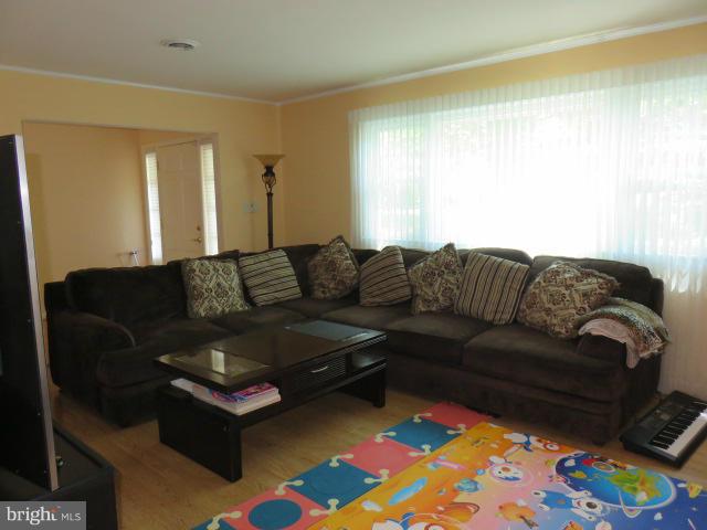11705 Eden Road Silver Spring, MD 20904 - Photo 3 of 30 Interior (General)
