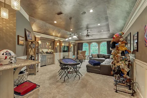 $1,595,000 | 319 South Silvershire Circle, The Woodlands, TX 77381