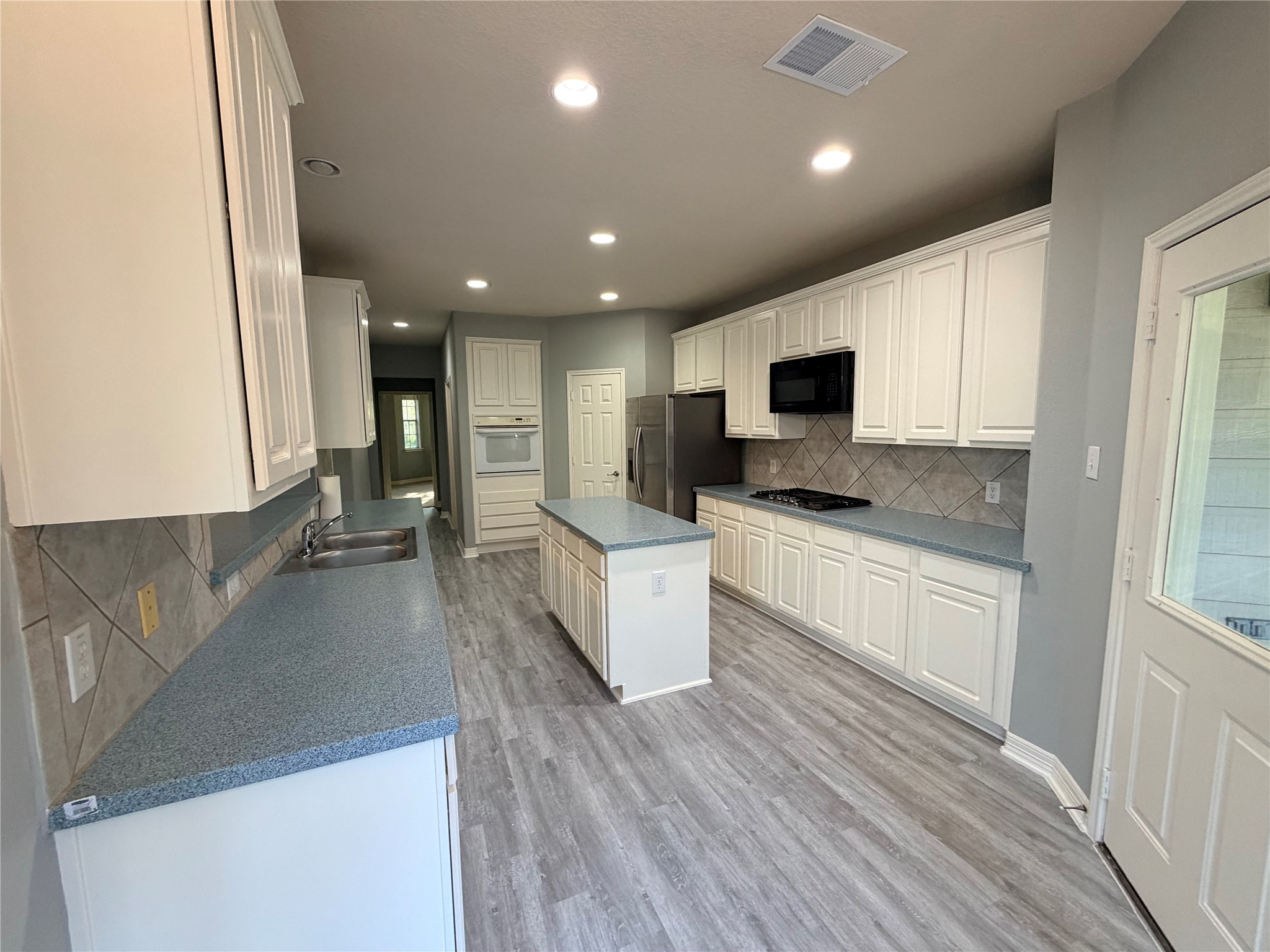 2303 Chelsea Ridge Court Katy, TX 77450 - Photo 13 of 26 Gallery Image 13