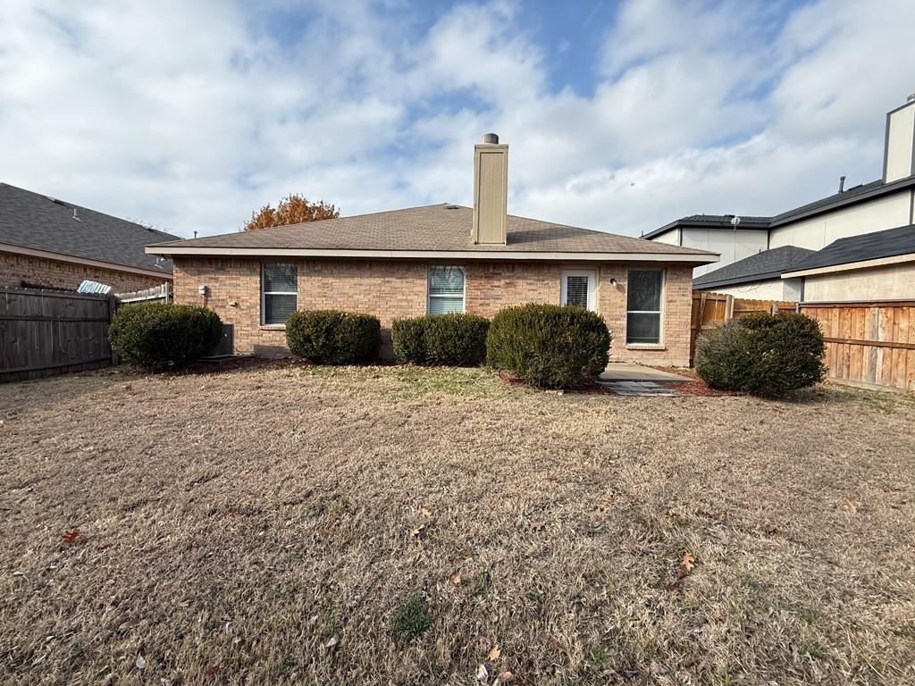 2224 Hummingbird Way Mesquite, TX 75181 - Photo 26 of 28 a front view of a house with a yard