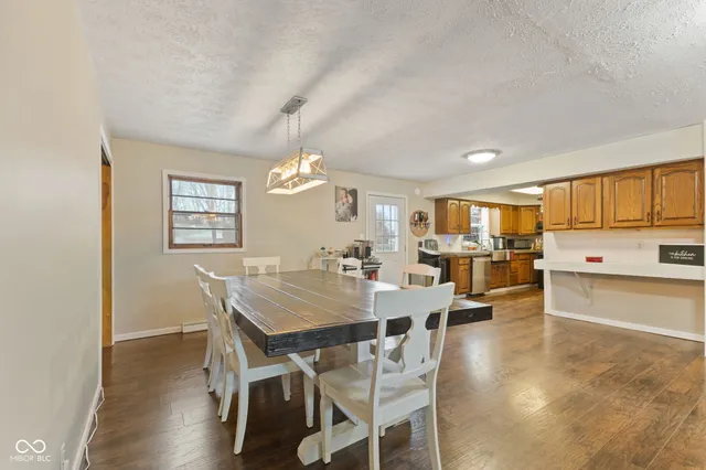 $299,900 | 8358 West Sycamore Road, Fairland, IN 46126