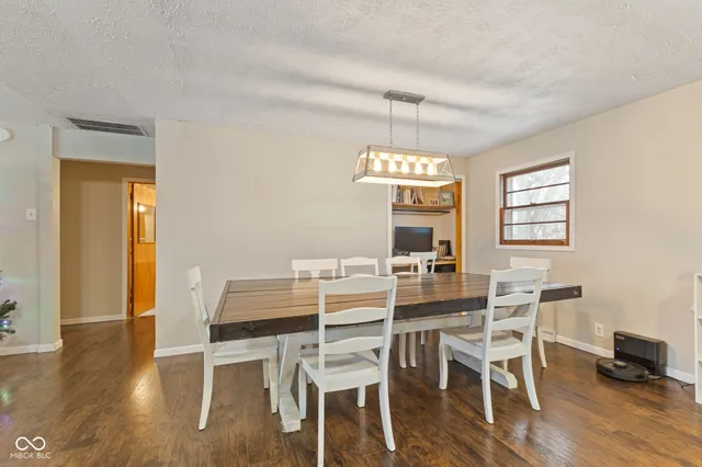 $299,900 | 8358 West Sycamore Road, Fairland, IN 46126