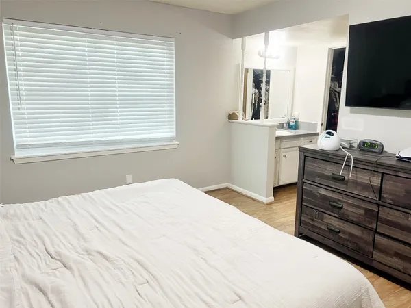 $315,000 | 402 Lyndale Drive, Highlands, TX 77562