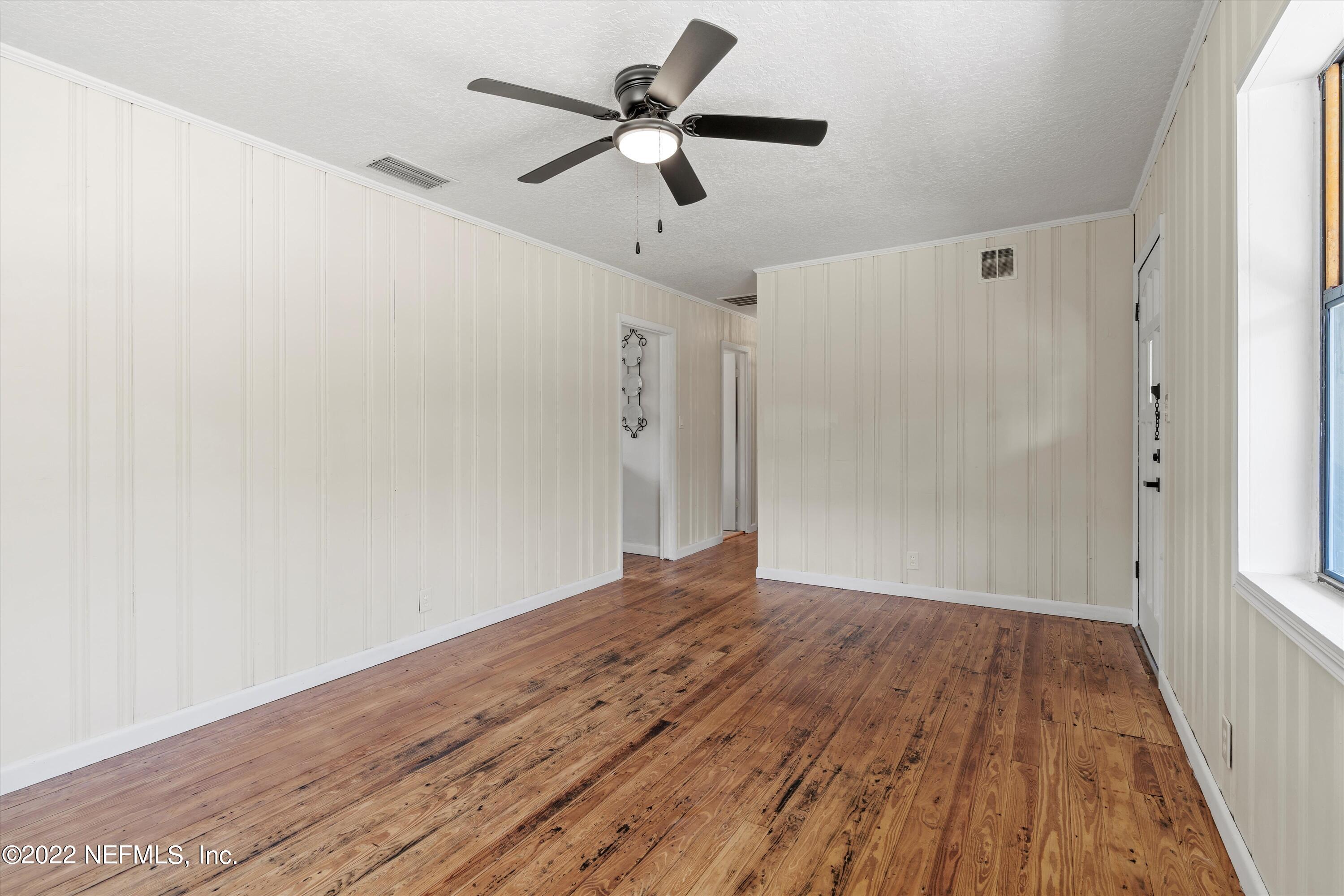 646 West River Road Palatka, FL 32177 - Photo 20 of 20 09-Living Room