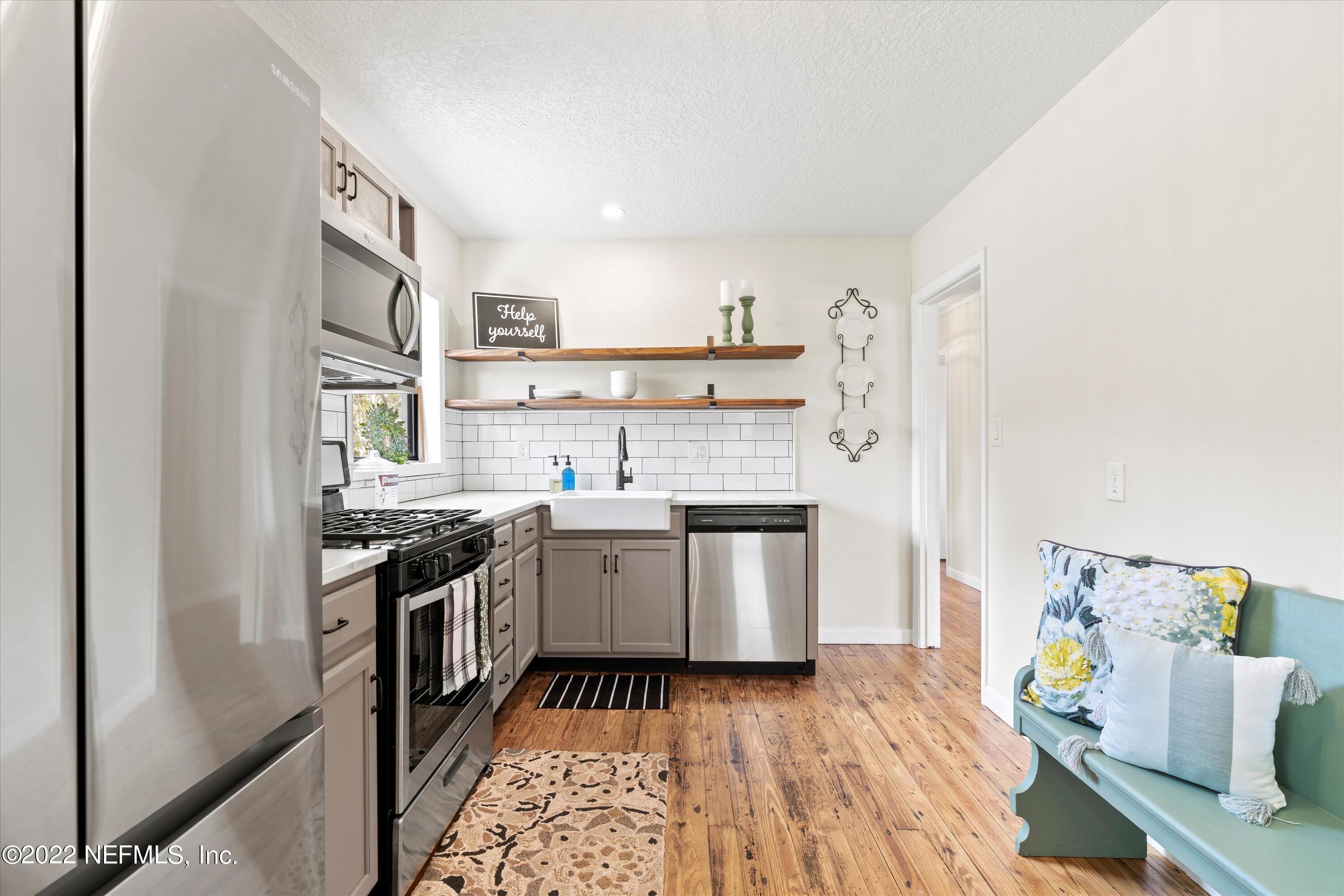 646 West River Road Palatka, FL 32177 - Photo 8 of 20 15-Kitchen