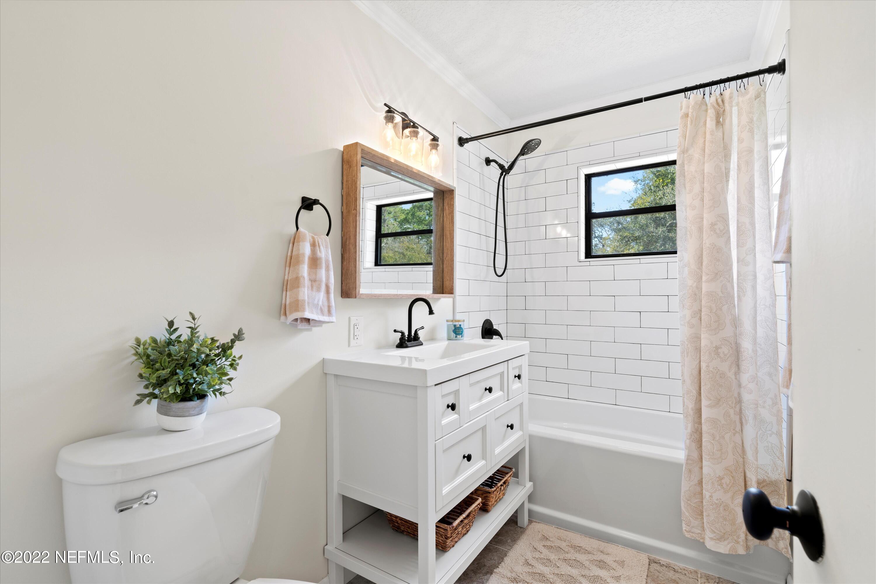 646 West River Road Palatka, FL 32177 - Photo 9 of 20 BATHROOM