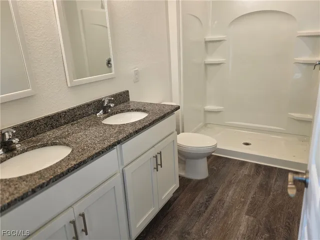 $1,900 | 131 Carousel Avenue, LaBelle, FL 33935