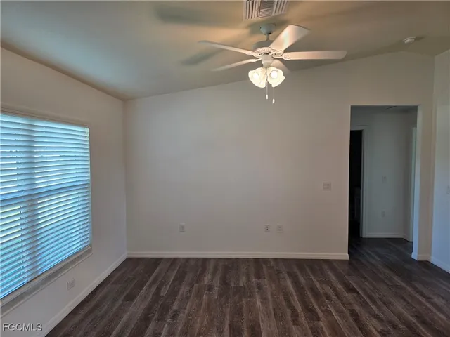 $1,900 | 131 Carousel Avenue, LaBelle, FL 33935