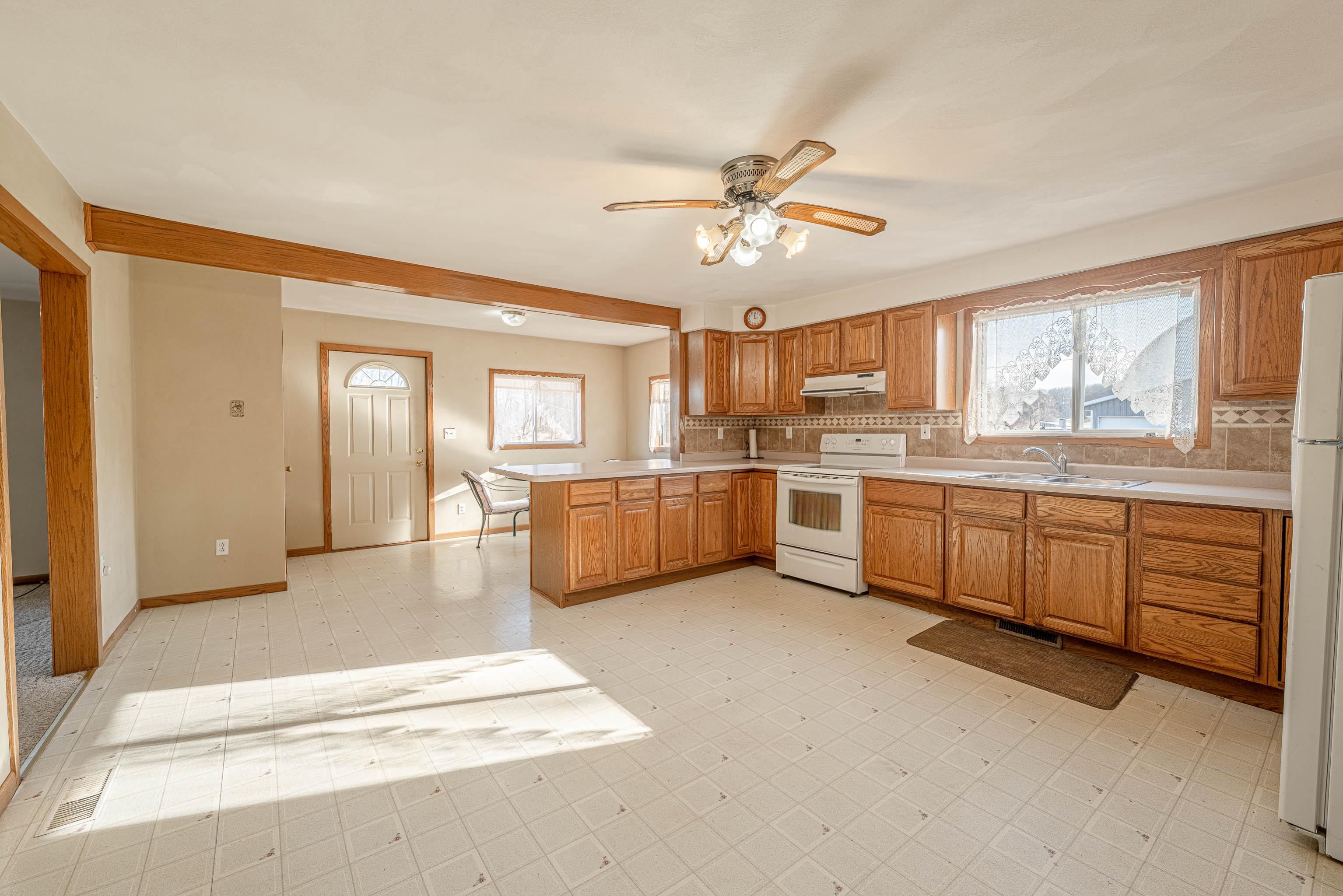 1693 Sawmill Road Argyle, WI 53504 - Photo 6 of 80