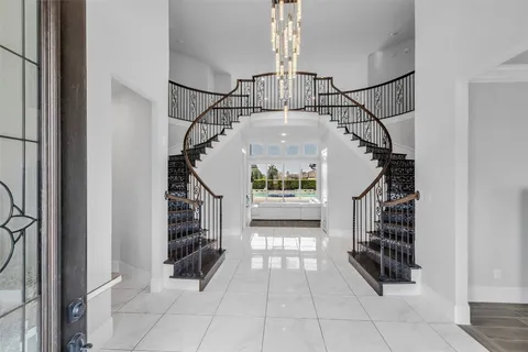 a view of entryway and hall