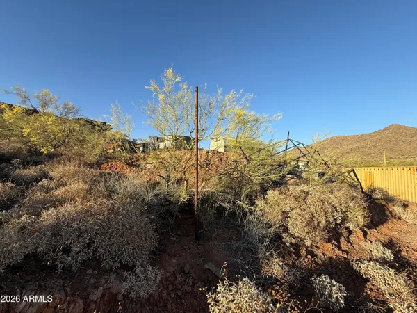 a view of a houses with a yard