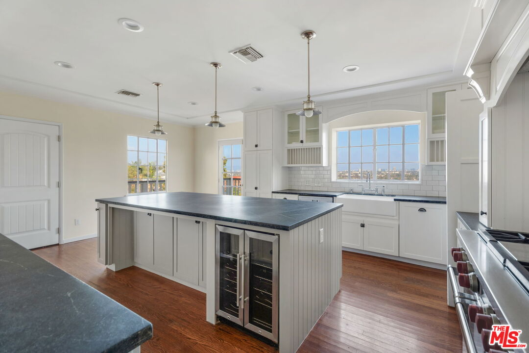 3617 Homeway Drive View Park, CA 90008 - Photo 11 of 58