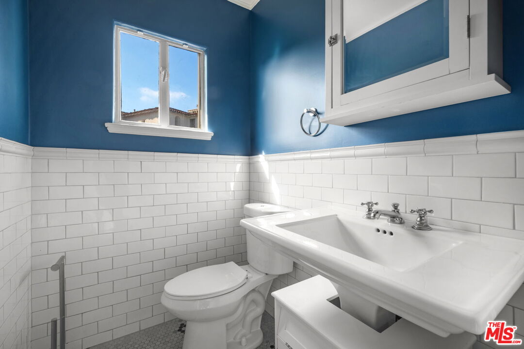 3617 Homeway Drive View Park, CA 90008 - Photo 30 of 58