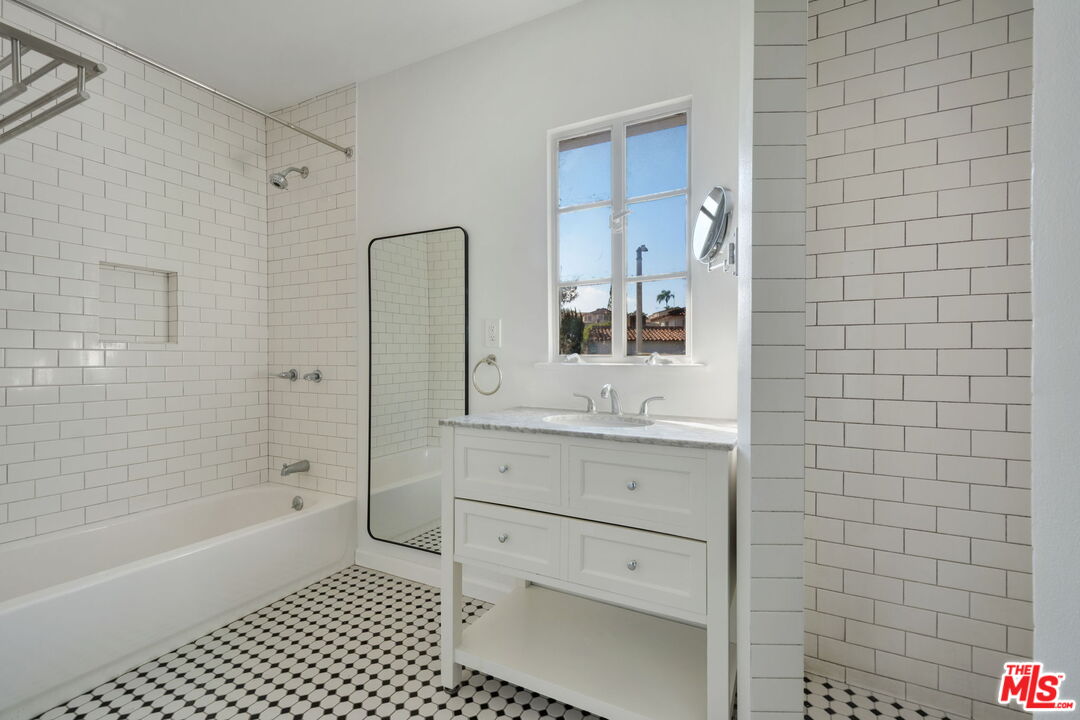 3617 Homeway Drive View Park, CA 90008 - Photo 45 of 58