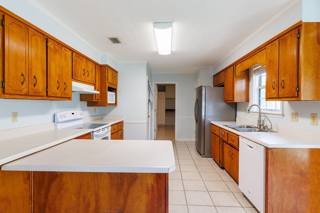 5068 Pearl Davis Road Valdosta, GA 31605 - Photo 12 of 33 Gallery Image 12