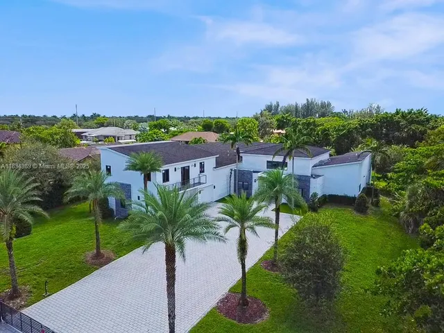 $4,495,000 | 11350 Northwest 8th Street, Plantation, FL 33325