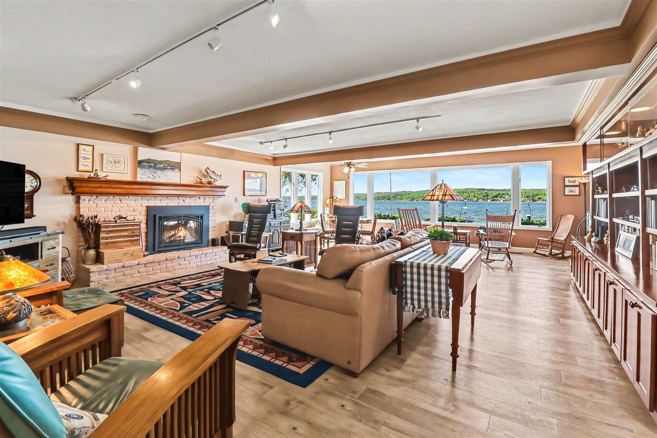4554 Crescent Beach Road Onekama, MI 49675 - Photo 16 of 40