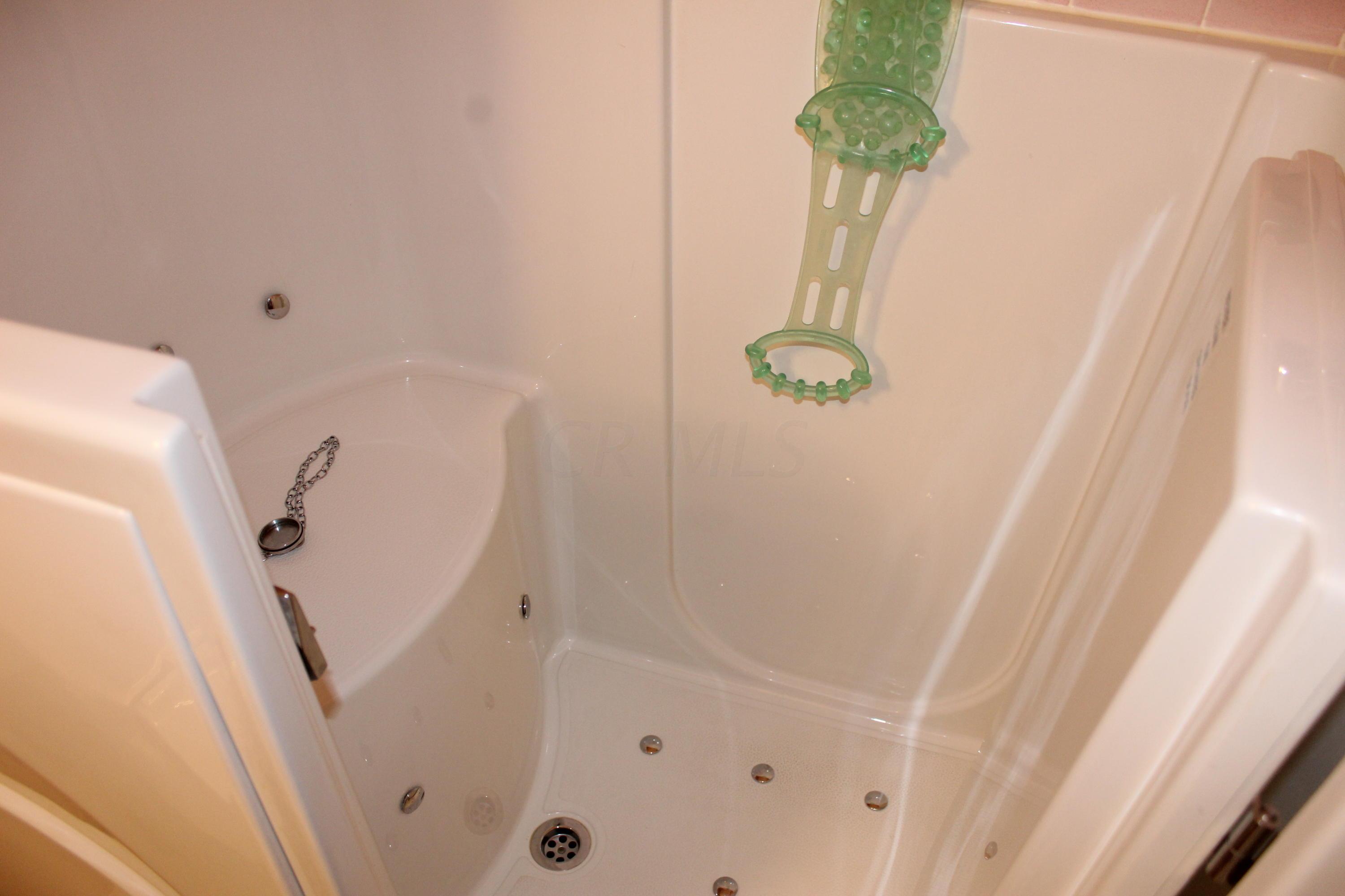 2739 Roxbury Road Columbus, OH 43219 - Photo 9 of 34 Gallery Image 9