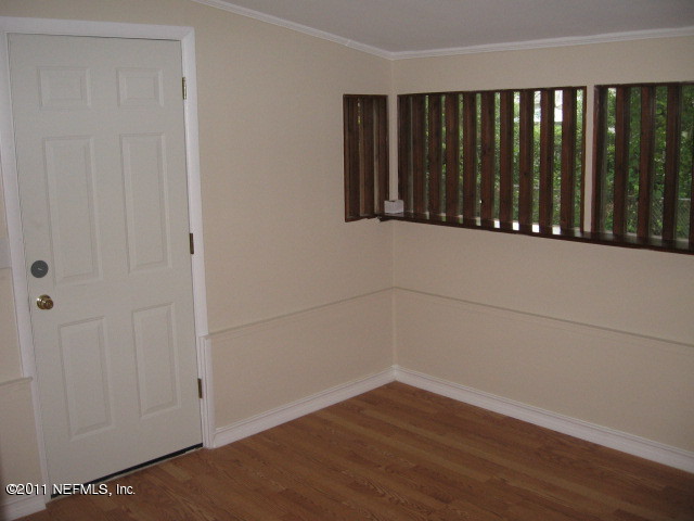 7189 Balboa Road Jacksonville, FL 32217 - Photo 6 of 13 a view of a small space