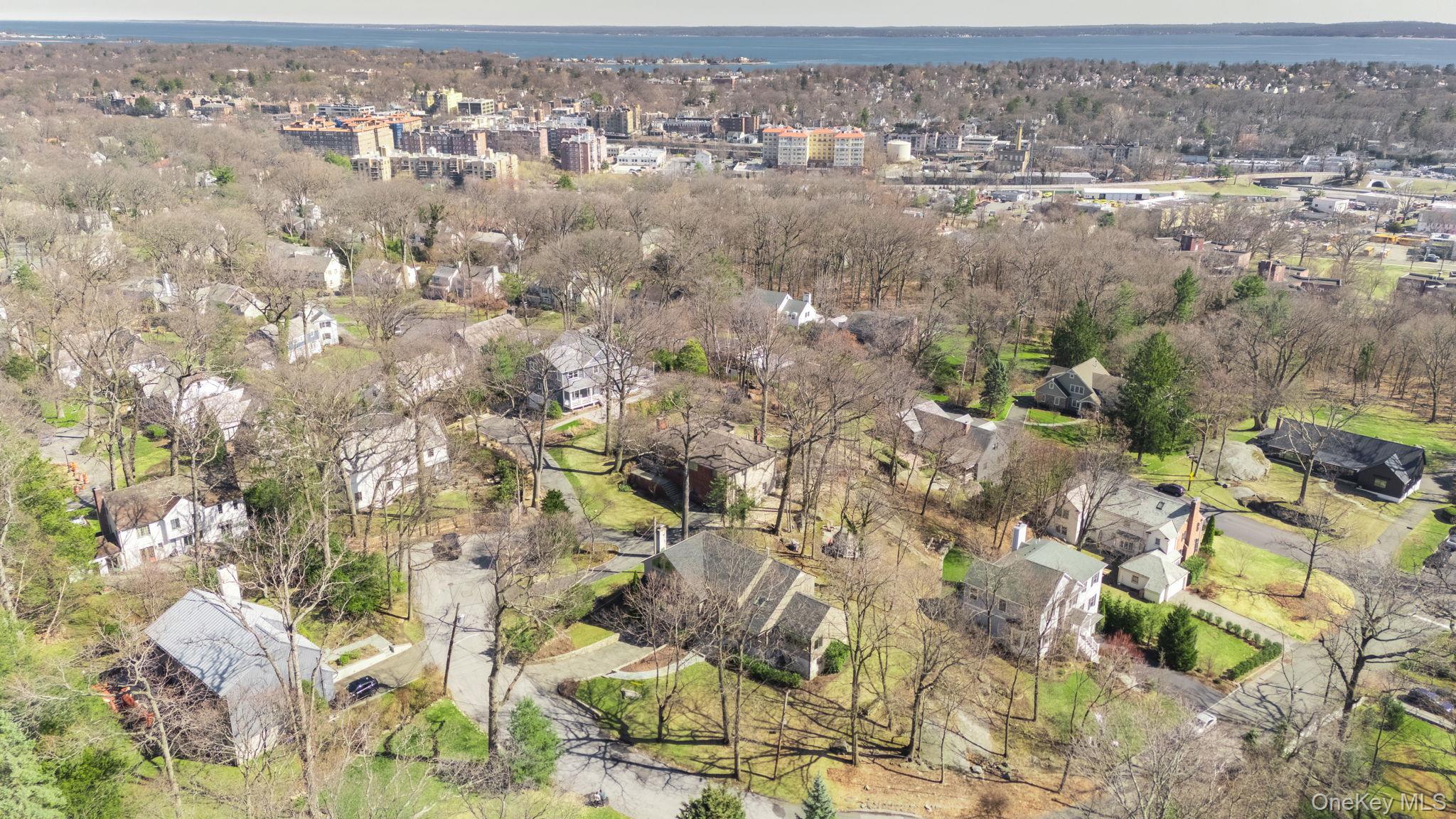 27 Stone Cabin Road New Rochelle, NY 10801 - Photo 21 of 24 Aerial view