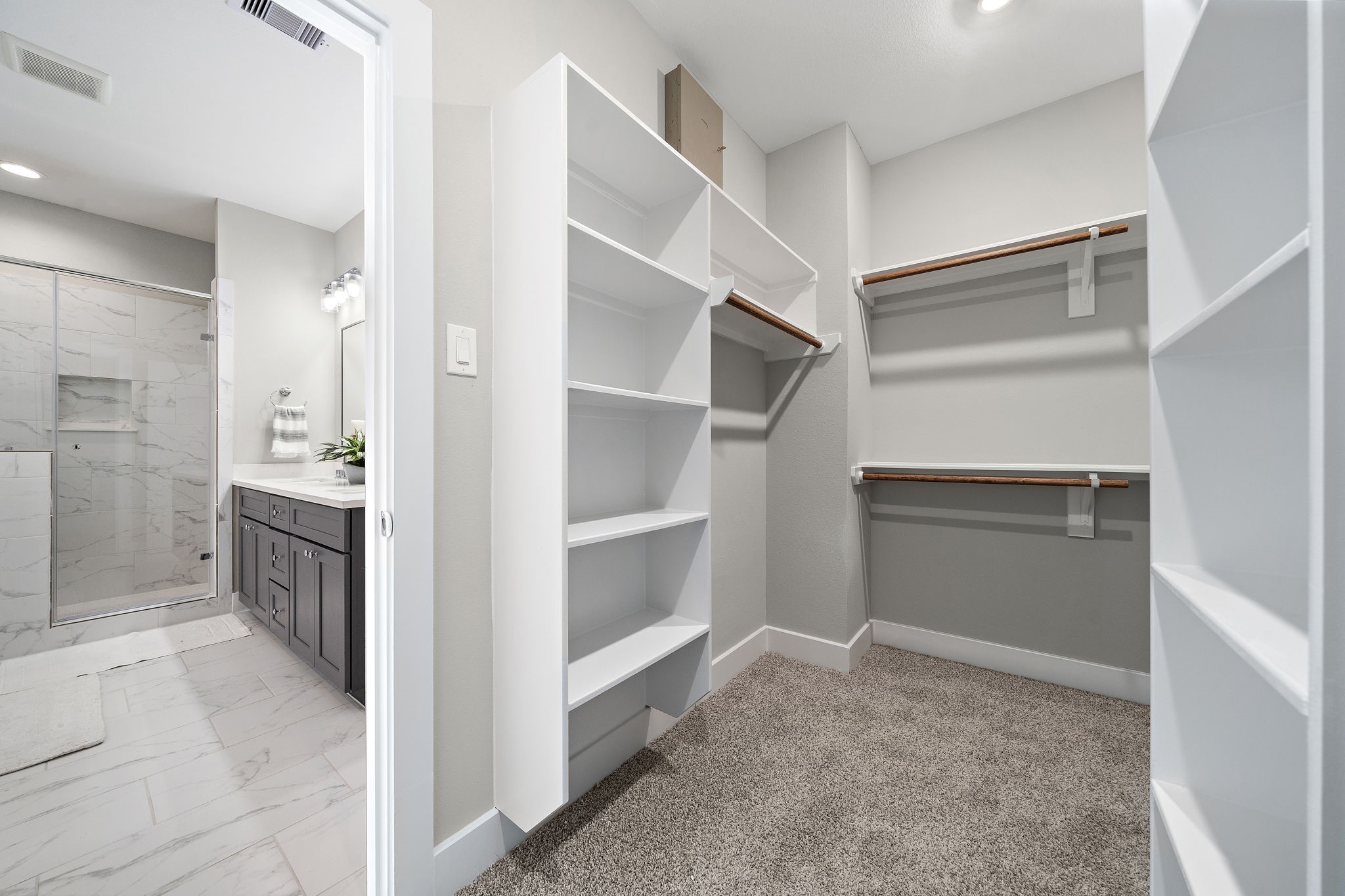 8402 Curry Road Houston, TX 77093 - Photo 5 of 32