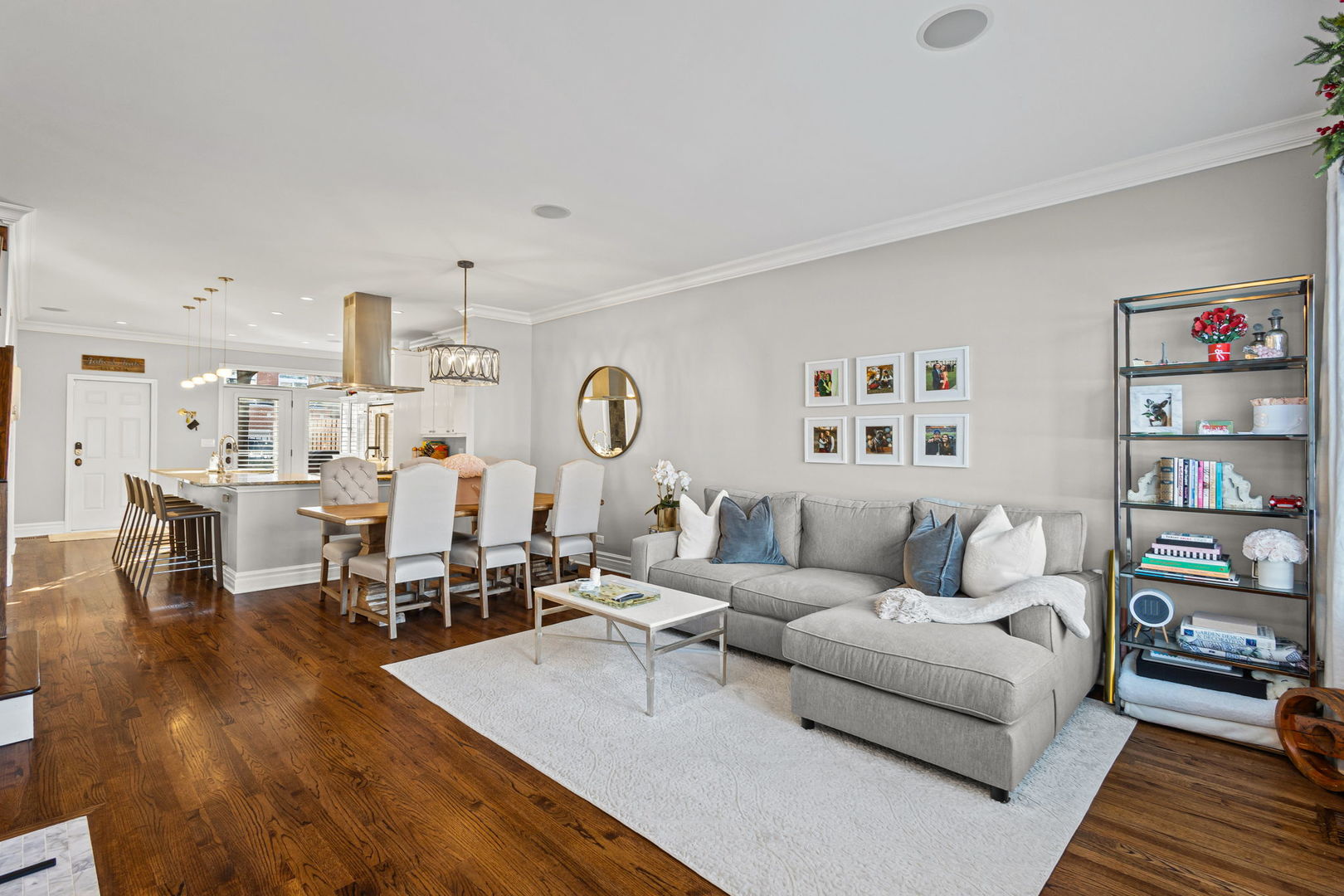 227 West Goethe Street Chicago, IL 60610 - Photo 4 of 34