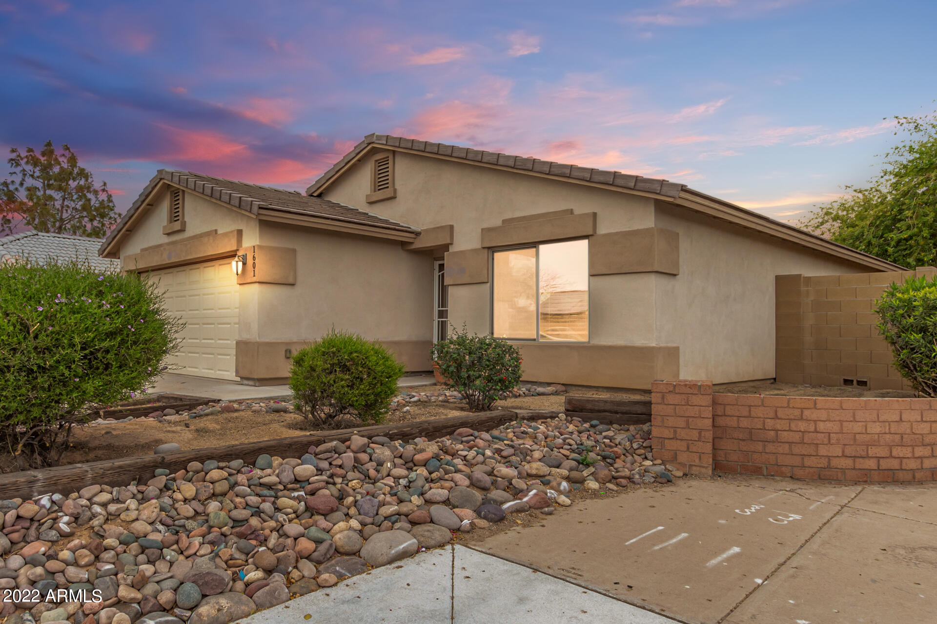 1601 East Darrel Road Phoenix, AZ 85042 - Photo 1 of 32 0005-5 - Darrel
