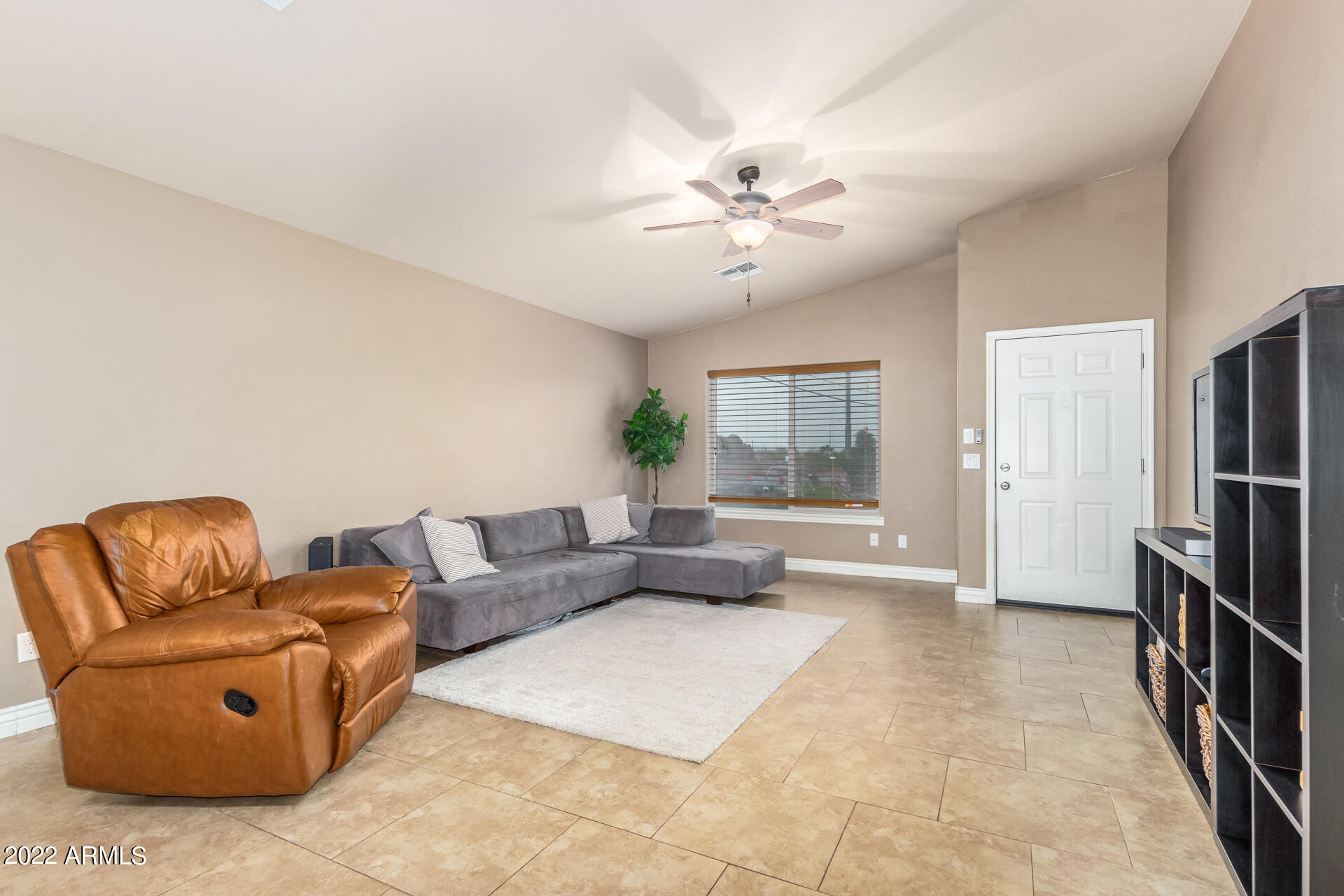 1601 East Darrel Road Phoenix, AZ 85042 - Photo 3 of 32 0007-7 - Darrel