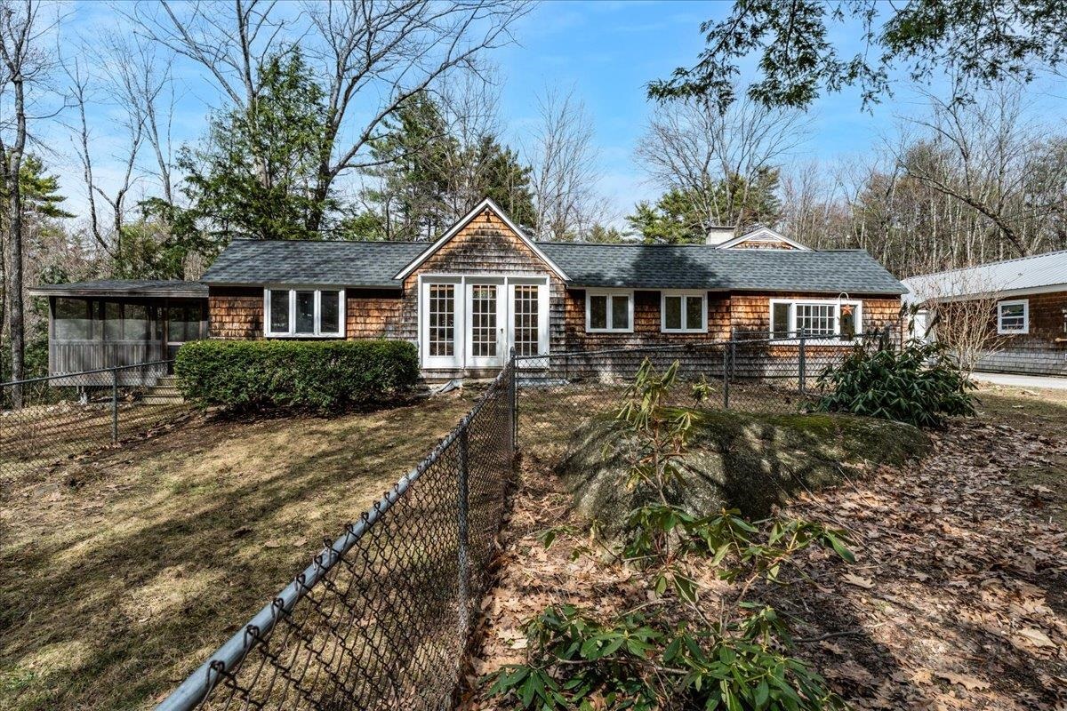 341 Flanders Road Henniker, NH 03242 - Photo 4 of 52