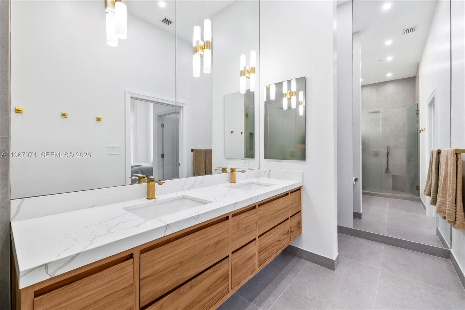 2001 Meridian Avenue, Unit 107 Miami Beach, FL 33139 - Photo 13 of 49