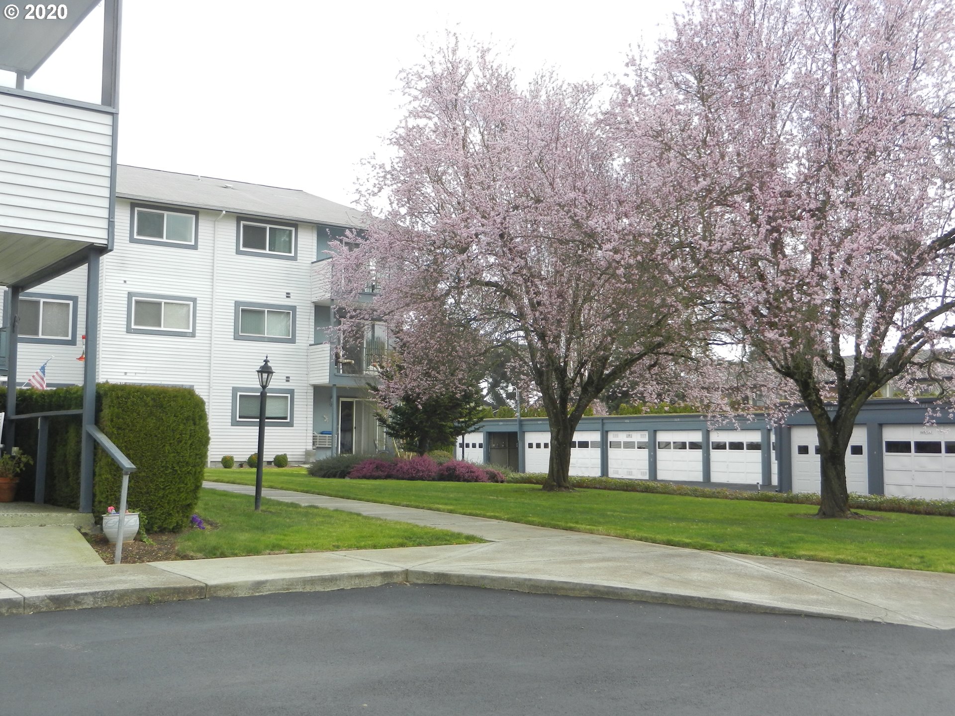 950 Evergreen Road, Unit 326 Woodburn, OR 97071 - Photo 3 of 27