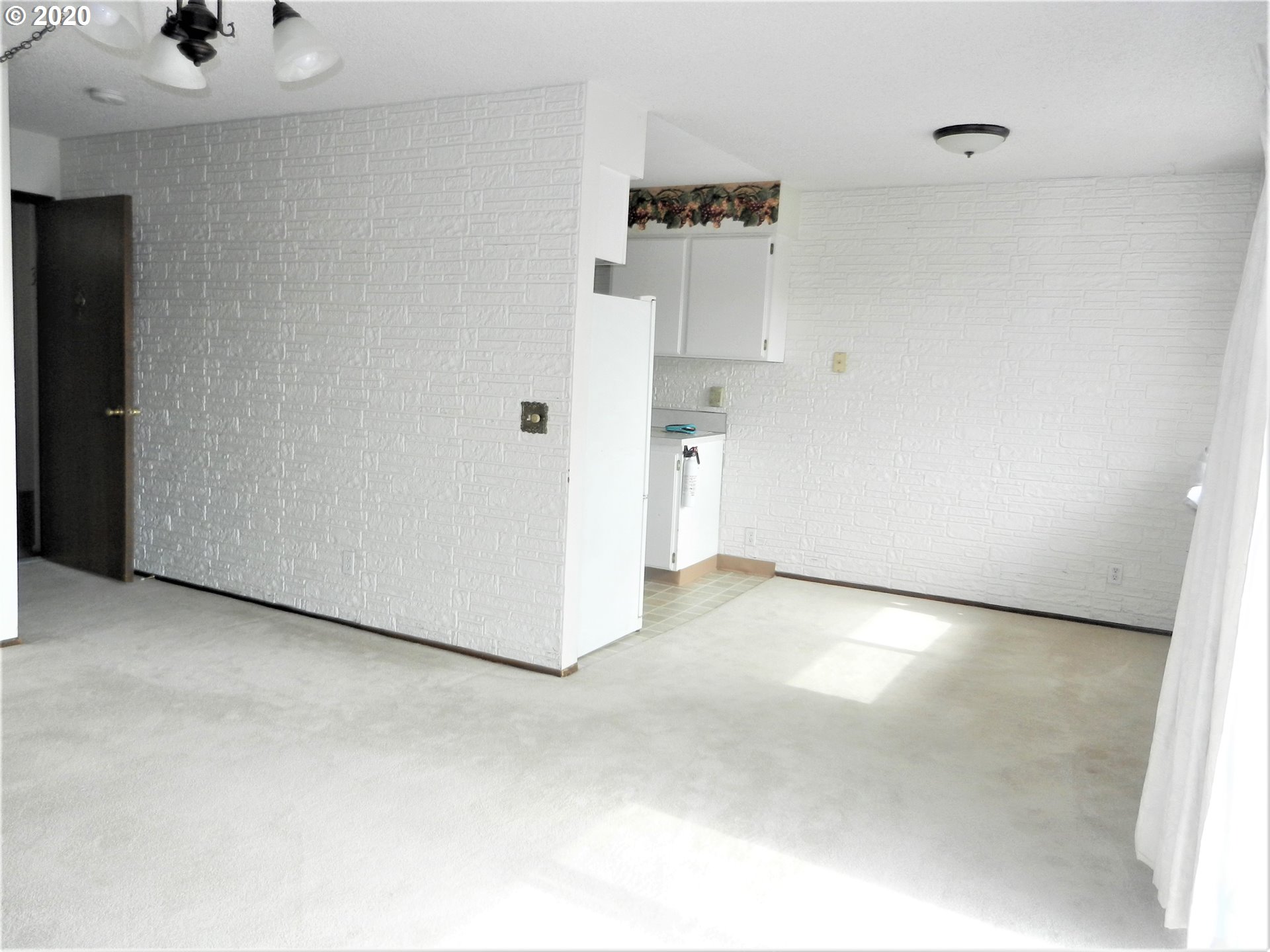 950 Evergreen Road, Unit 326 Woodburn, OR 97071 - Photo 5 of 27