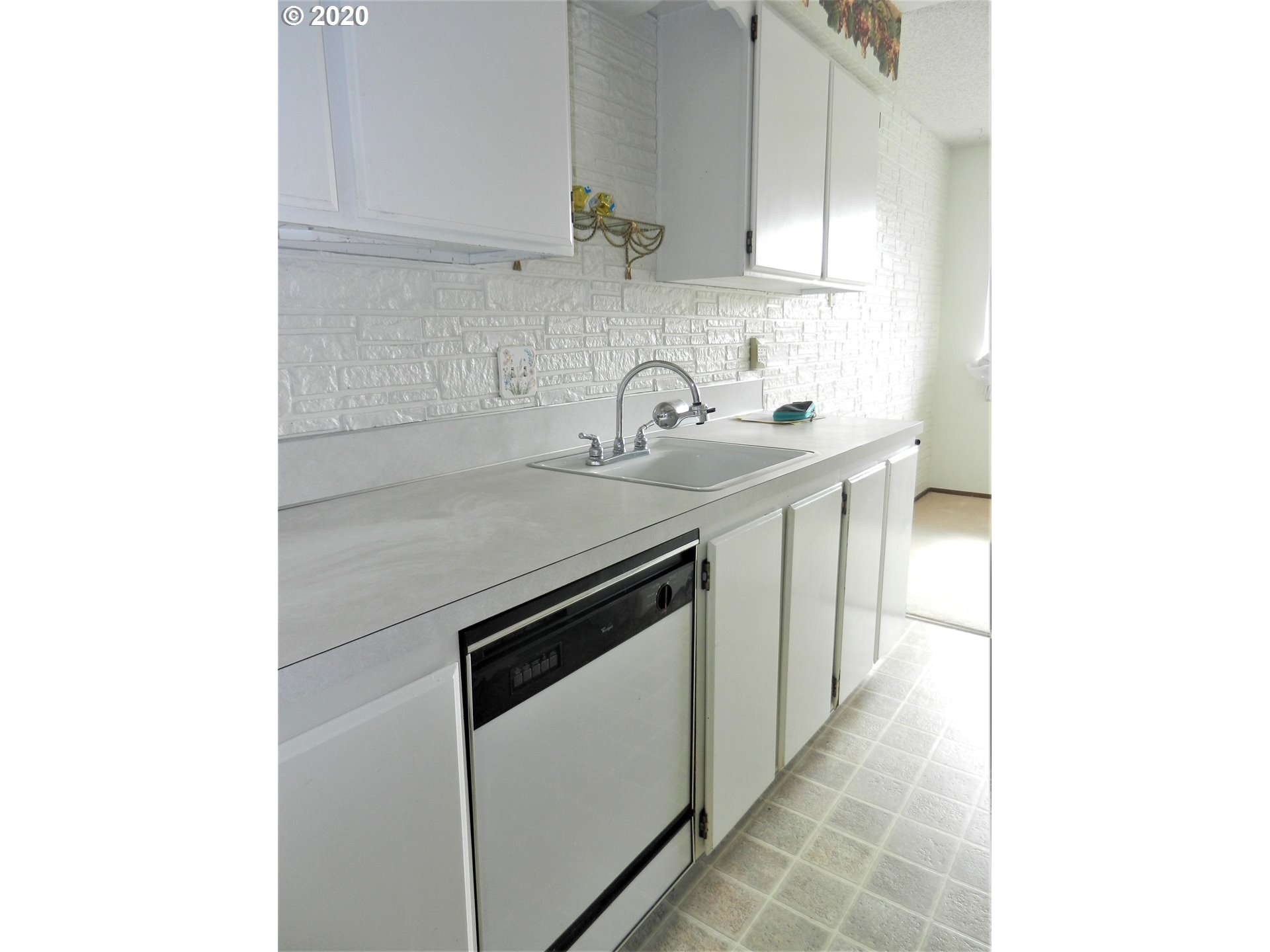 950 Evergreen Road, Unit 326 Woodburn, OR 97071 - Photo 10 of 27