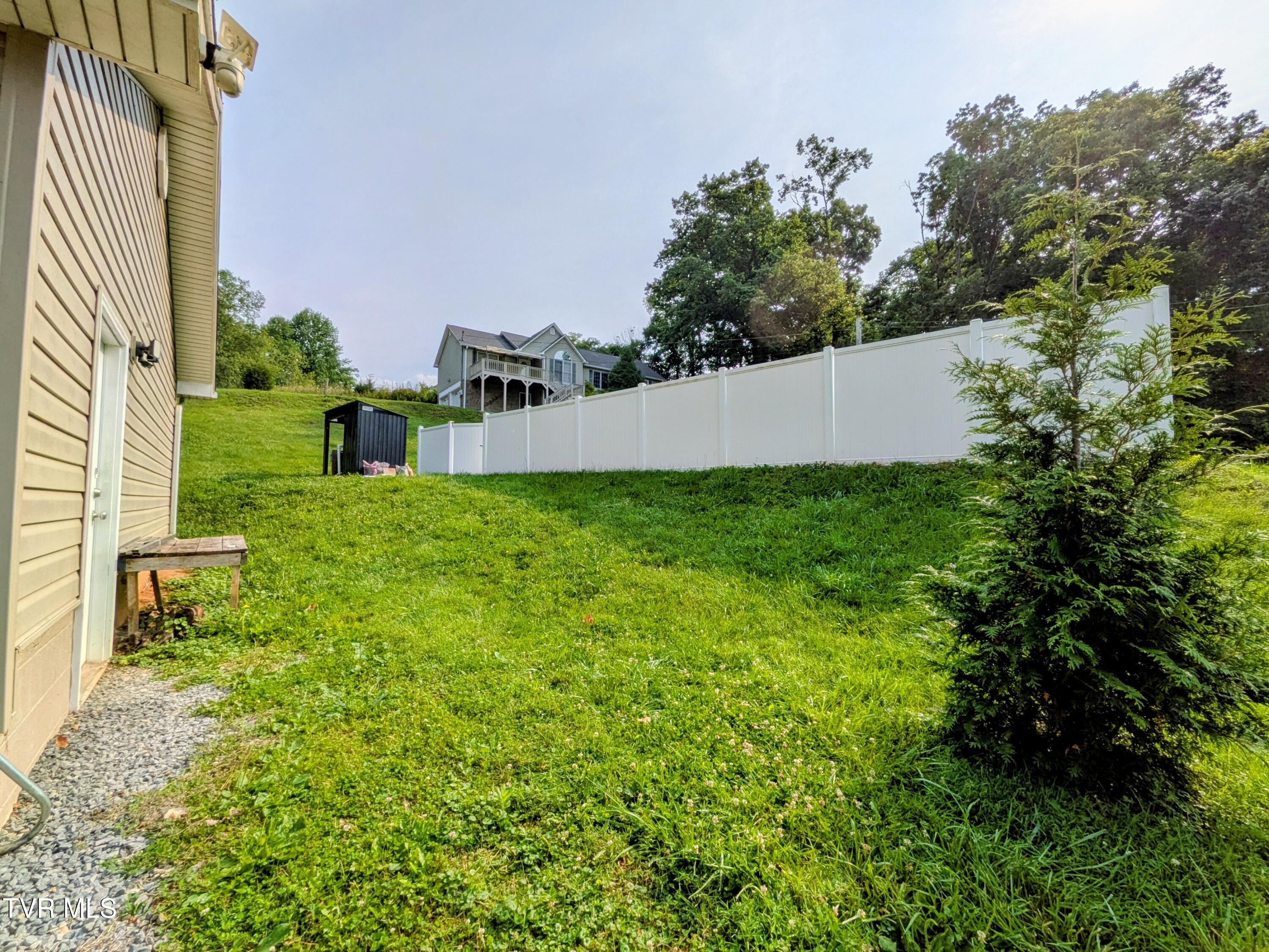 113 Nave Hollow Road Elizabethton, TN 37643 - Photo 74 of 91 Pool(3)