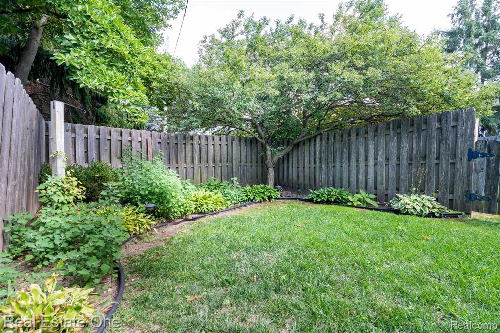 63 Stratford Lane Rochester Hills, MI 48309 - Photo 26 of 30