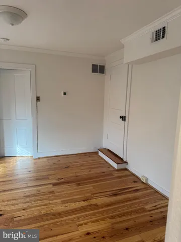 $1,900 | 10 Wirt Street Northwest, Leesburg, VA 20176